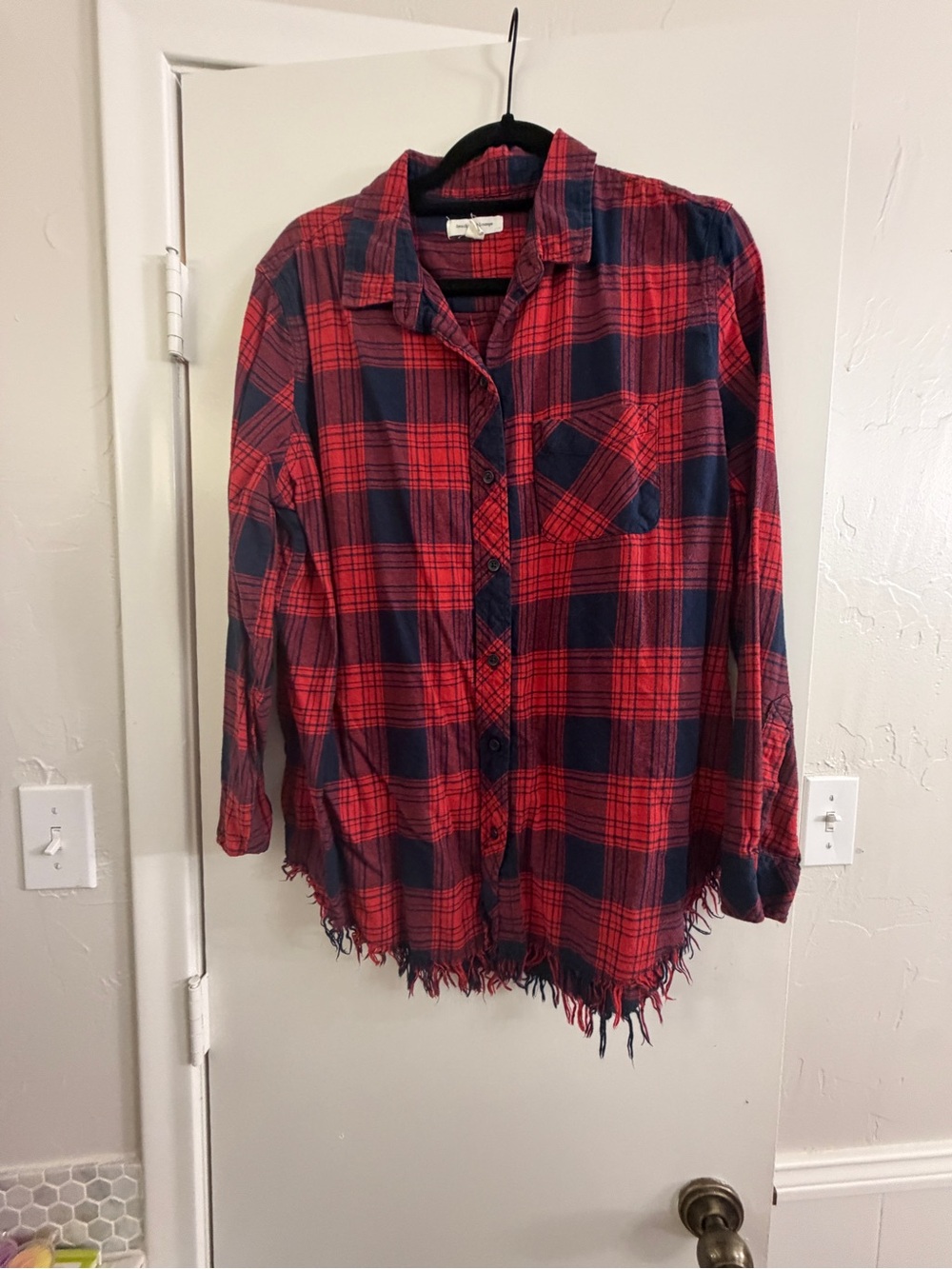 beachlunchlounge Red & Navy Plaid Button-Down Shirt